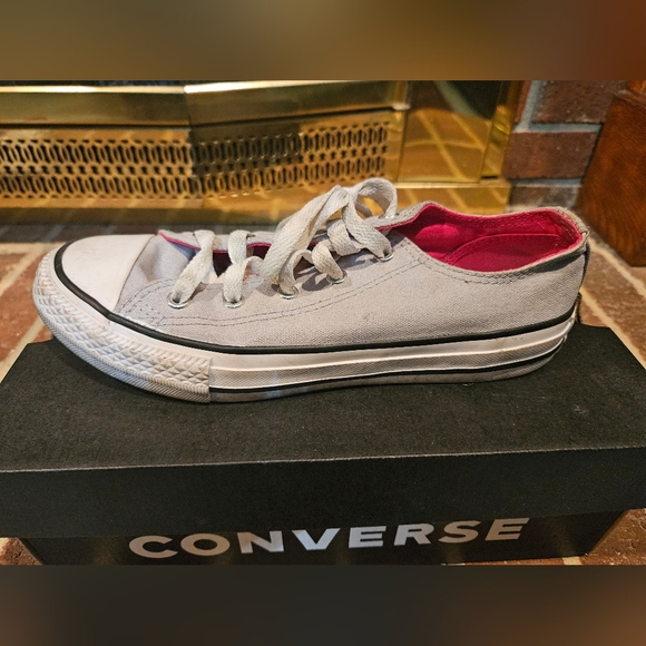 Kids Chuck Taylor's (Converse) - Picture 8 of 12